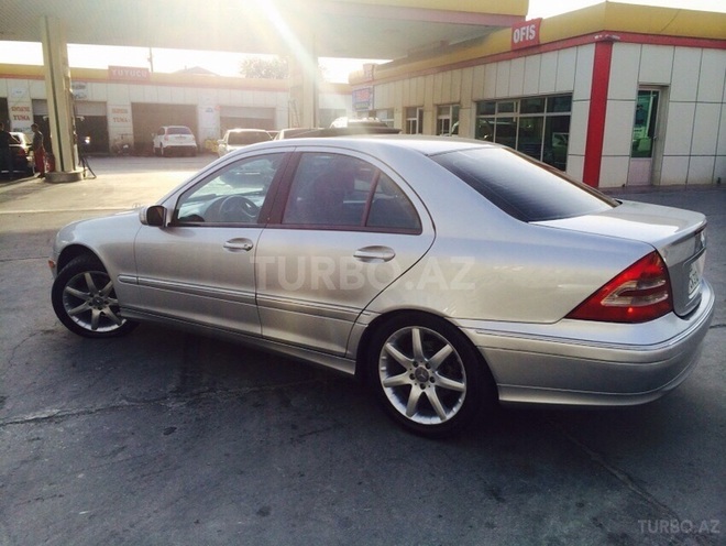 Mercedes C 230 2003, 220,000 km - 2.3 l - Bakı