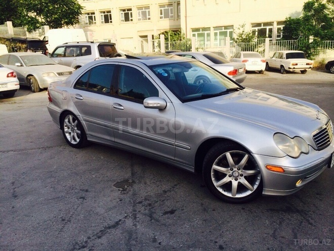 Mercedes C 230 2003, 220,000 km - 2.3 l - Bakı
