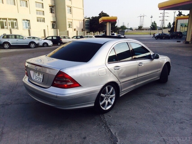 Mercedes C 230 2003, 220,000 km - 2.3 l - Bakı