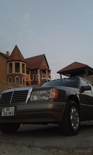 Mercedes E 200 1993, 365,000 km - 0.2 л - Bakı