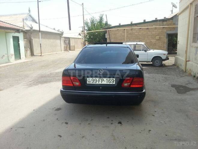 Mercedes E 200 1997, 220,000 km - 2.0 l - Bakı