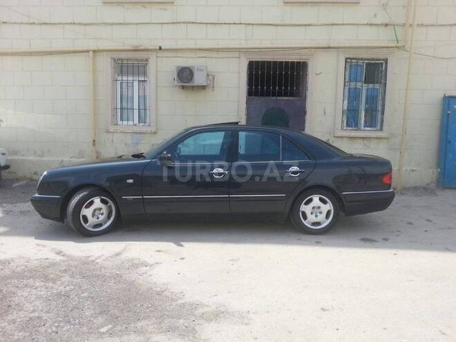 Mercedes E 200 1997, 220,000 km - 2.0 l - Bakı