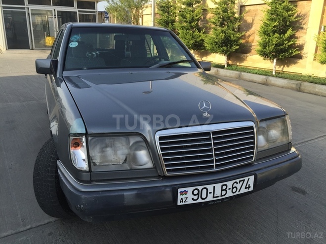 Mercedes E 260 1988, 250,000 km - 2.6 l - Bakı