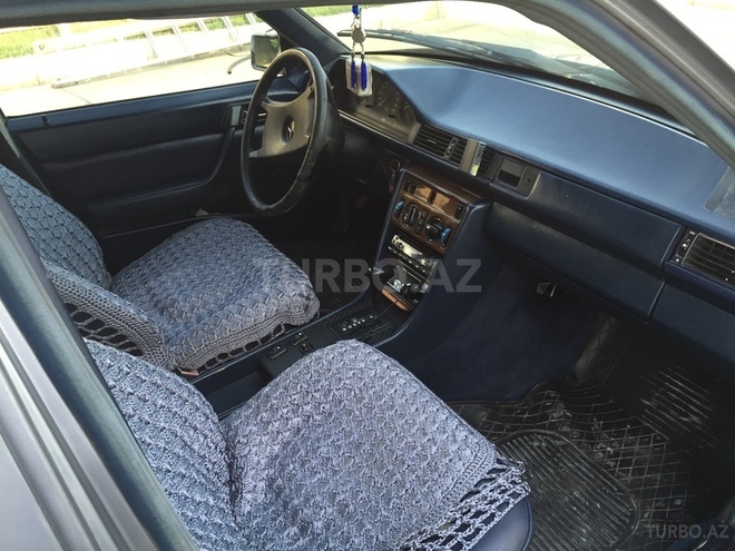 Mercedes E 260 1988, 250,000 km - 2.6 l - Bakı