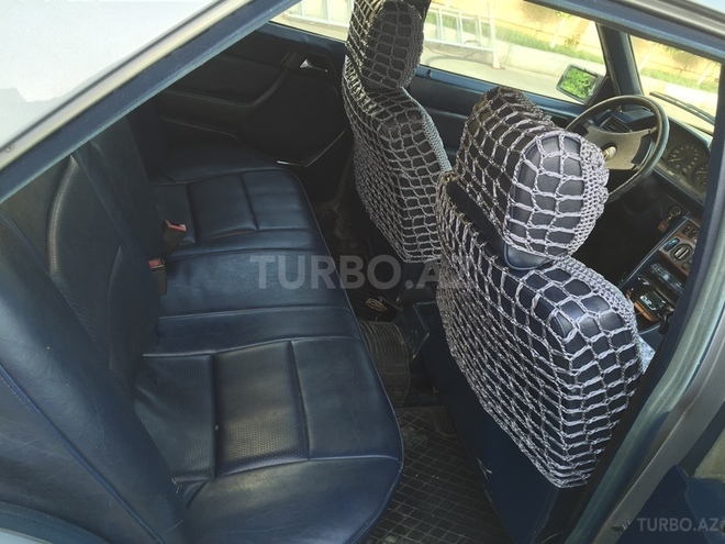 Mercedes E 260 1988, 250,000 km - 2.6 l - Bakı