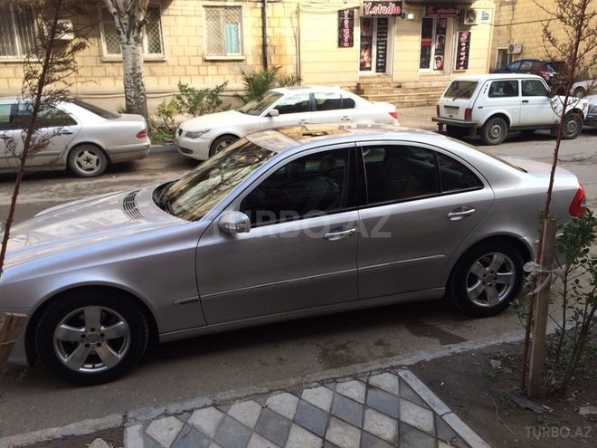 Mercedes E 240 2002, 148,000 km - 2.6 l - Bakı