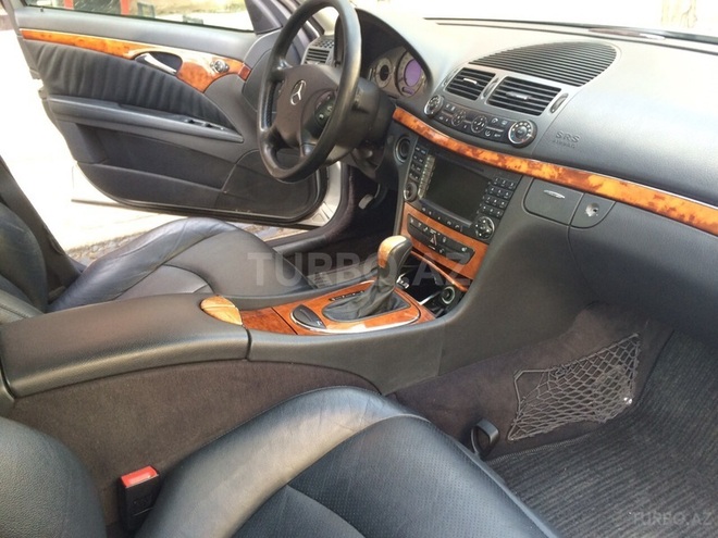 Mercedes E 240 2002, 148,000 km - 2.6 l - Bakı
