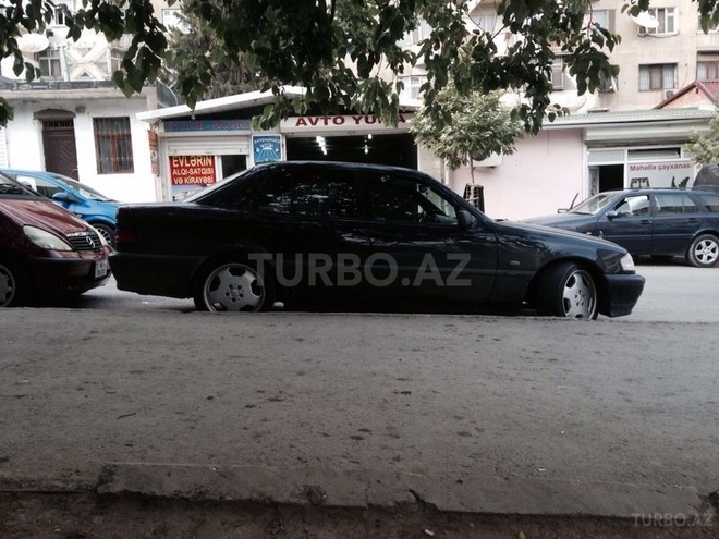 Mercedes C 180 1999, 280,000 km - 1.8 l - Bakı
