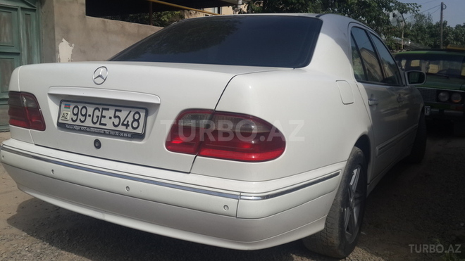 Mercedes E 220 2000, 310,000 km - 2.2 l - Bakı