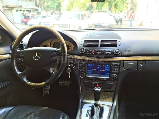 Mercedes E 220 2004, 142,000 km - 2.2 л - Bakı