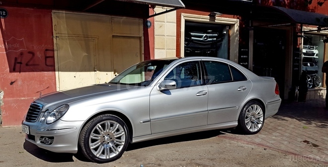 Mercedes E 220 2004, 142,000 km - 2.2 л - Bakı