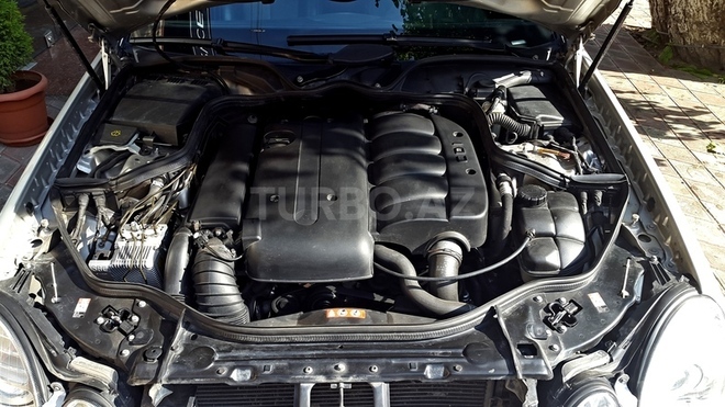 Mercedes E 220 2004, 142,000 km - 2.2 л - Bakı