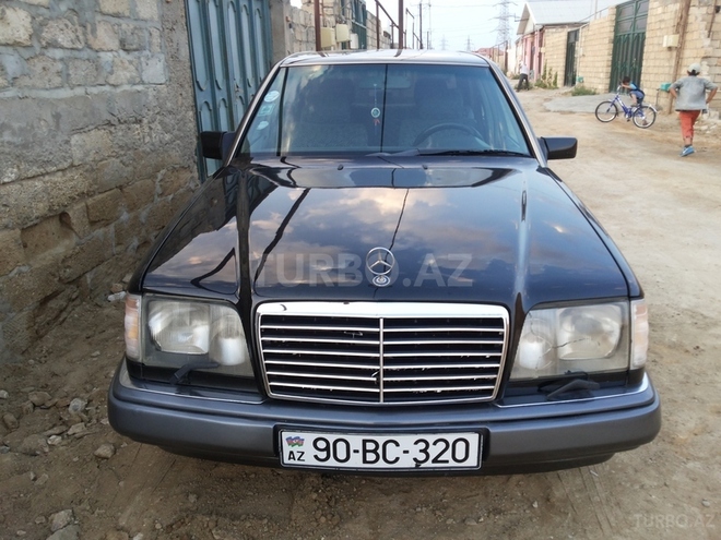 Mercedes E 320 1994, 250,000 km - 3.2 л - Bakı