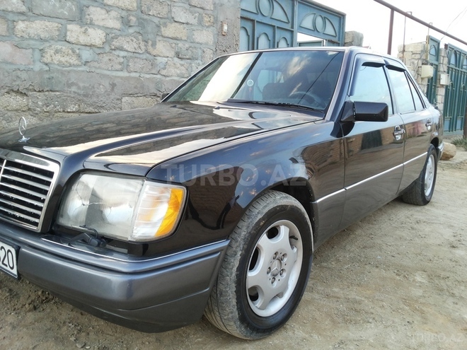 Mercedes E 320 1994, 250,000 km - 3.2 л - Bakı