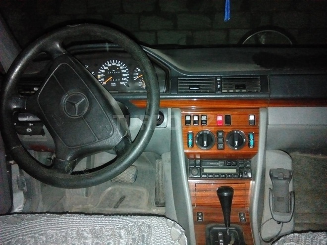 Mercedes E 320 1994, 281,648 km - 0.4 l - Bakı