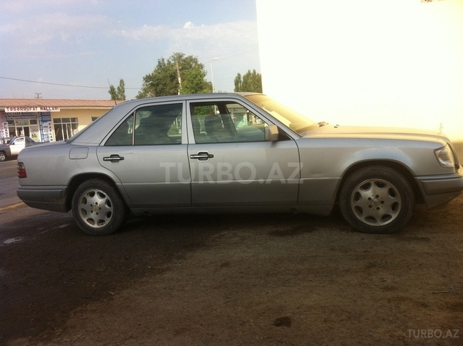 Mercedes E 320 1994, 281,648 km - 0.4 l - Bakı