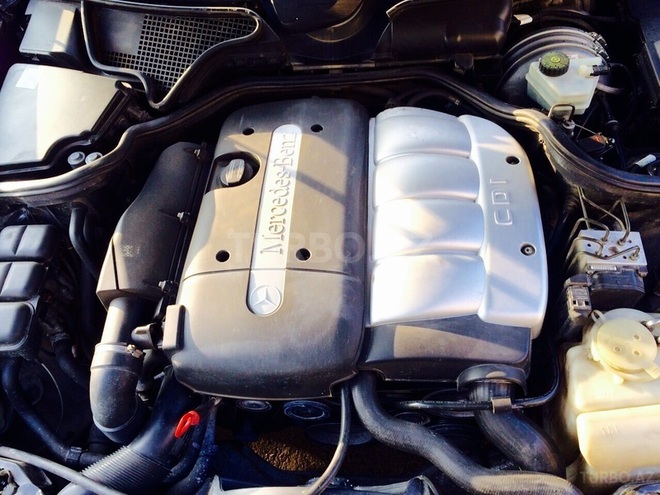 Mercedes E 220 2001, 203,000 km - 2.2 l - Bakı