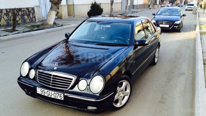 Mercedes E 220 2001, 203,000 km - 2.2 l - Bakı