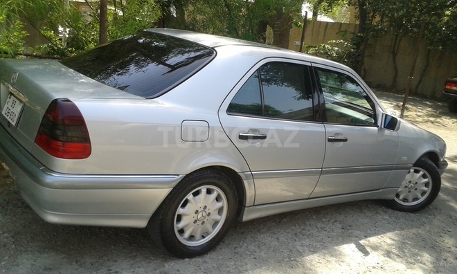 Mercedes C 240 1998, 129,000 km - 2.4 l - Bakı