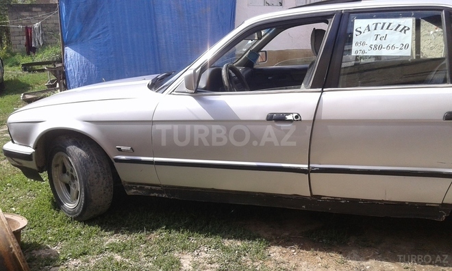 BMW 520 1991, 240,000 km - 2.0 l - Bakı