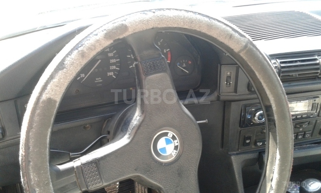 BMW 520 1991, 240,000 km - 2.0 l - Bakı