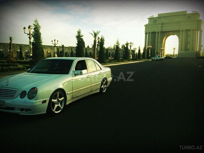 Mercedes E 320 2000, 180,000 km - 3.2 l - Bakı