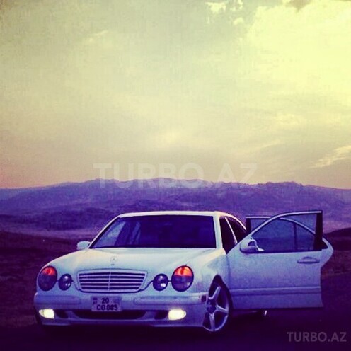 Mercedes E 320 2000, 180,000 km - 3.2 l - Bakı