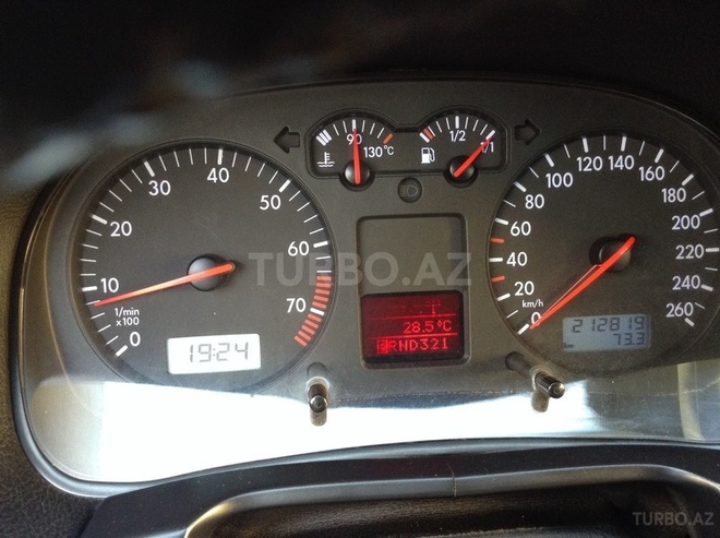 Volkswagen Golf 2002, 100,000 km - 2.0 l - Bakı