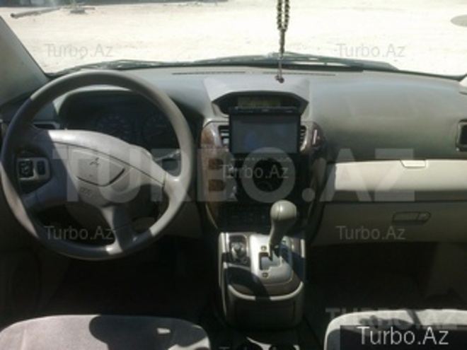 Mitsubishi Chariot 2001, 259,000 km - 2.4 l - Bakı