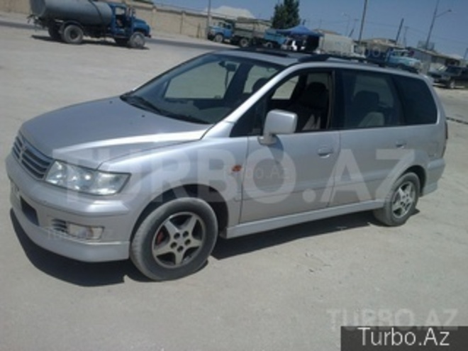 Mitsubishi Chariot 2001, 259,000 km - 2.4 l - Bakı