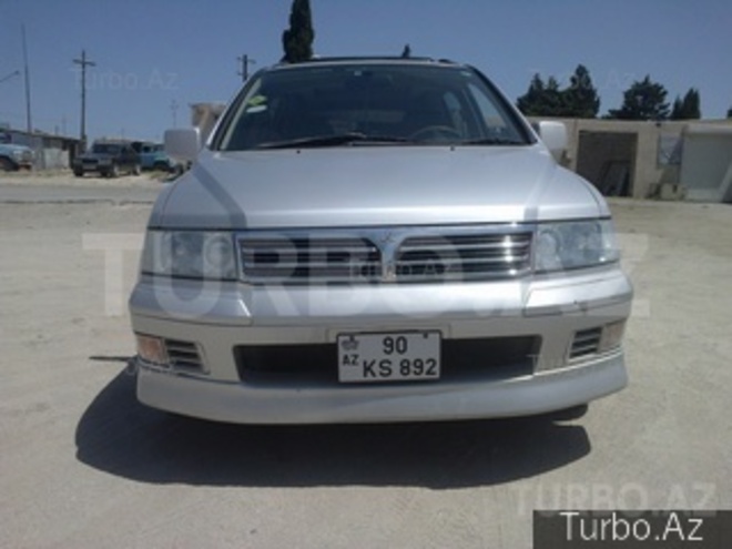 Mitsubishi Chariot 2001, 259,000 km - 2.4 l - Bakı