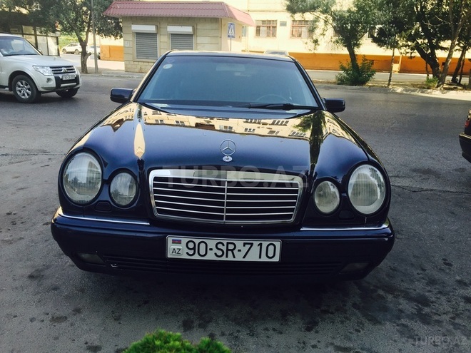 Mercedes E 240 1998, 215,000 km - 2.4 l - Bakı