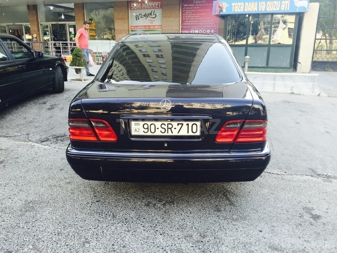 Mercedes E 240 1998, 215,000 km - 2.4 l - Bakı