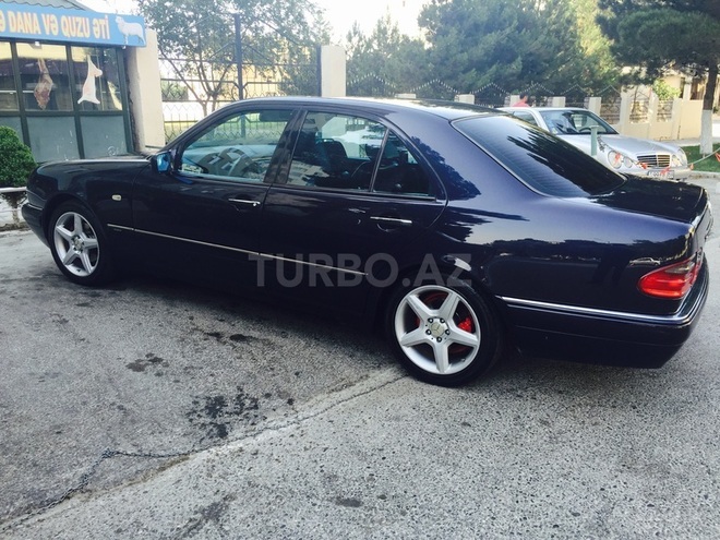 Mercedes E 240 1998, 215,000 km - 2.4 l - Bakı