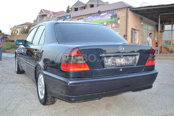 Mercedes C 220 1999, 220,000 km - 2.2 l - Bakı