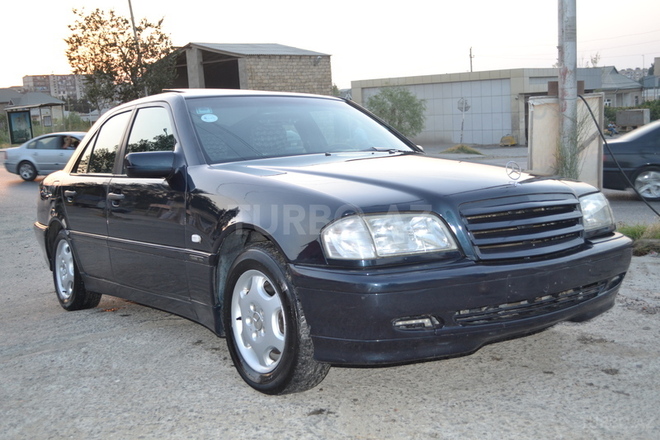 Mercedes C 220 1999, 220,000 km - 2.2 l - Bakı