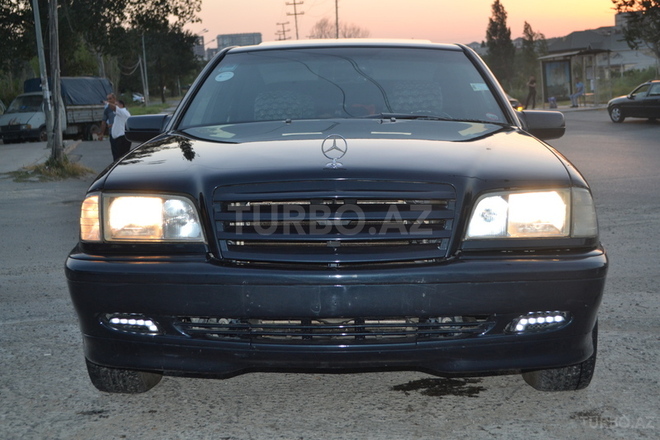Mercedes C 220 1999, 220,000 km - 2.2 l - Bakı
