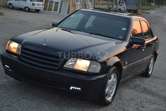 Mercedes C 220 1999, 220,000 km - 2.2 l - Bakı