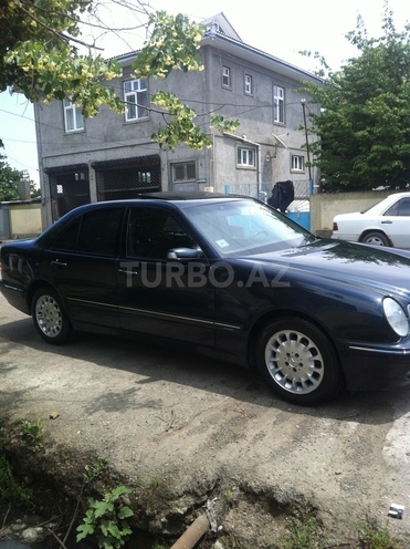 Mercedes E 240 2000, 180,000 km - 2.4 l - Bakı