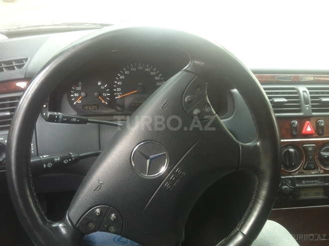 Mercedes E 240 2000, 180,000 km - 2.4 l - Bakı