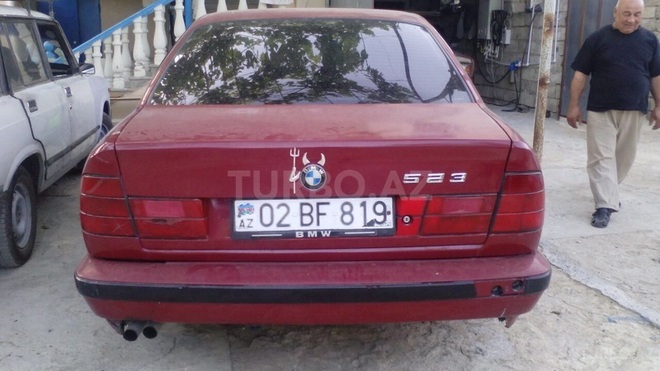 BMW 525 1988, 400,000 km - 2.5 l - Bakı