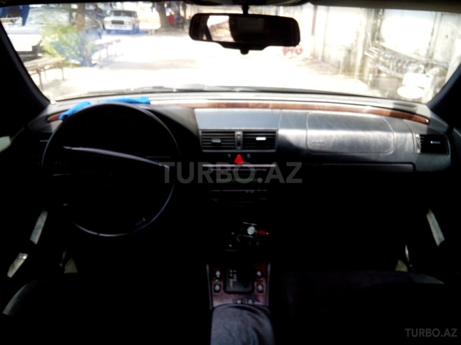 Mercedes C 230 1997, 270,000 km - 2.3 l - Bakı