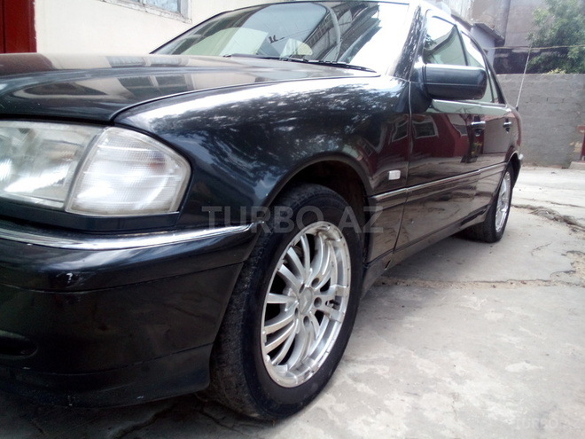 Mercedes C 230 1997, 270,000 km - 2.3 l - Bakı