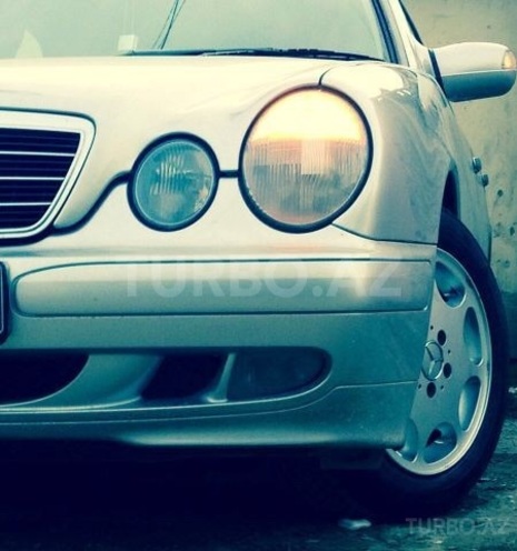 Mercedes E 220 2001, 220,000 km - 0.3 л - Bakı