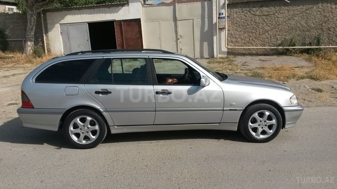 Mercedes C 220 2000, 324,000 km - 2.2 l - Bakı