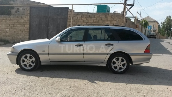 Mercedes C 220 2000, 324,000 km - 2.2 l - Bakı