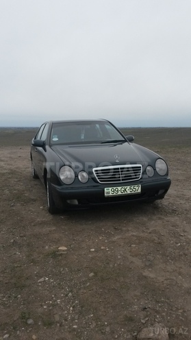 Mercedes E 220 2000, 130,000 km - 2.2 l - Bakı