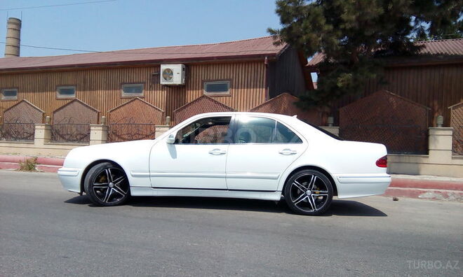 Mercedes E 230 1996, 376,000 km - 2.3 л - Bakı
