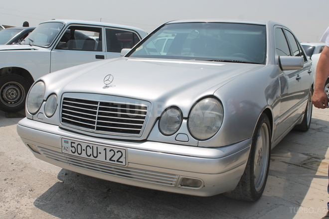 Mercedes E 320 1996, 200,000 km - 3.2 l - Bakı