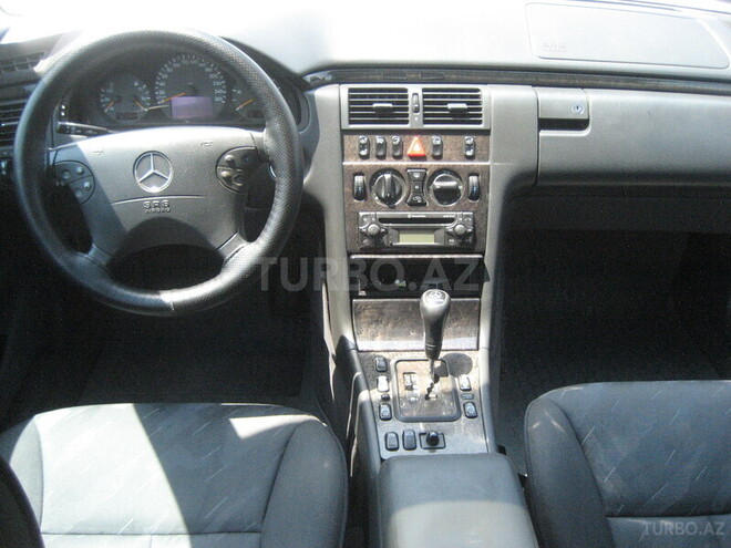 Mercedes E 270 1999, 181,000 km - 2.7 л - Bakı